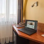 阿斯特洛公寓式酒店 - 尼克特劳忽尔酒店 酒店 4*