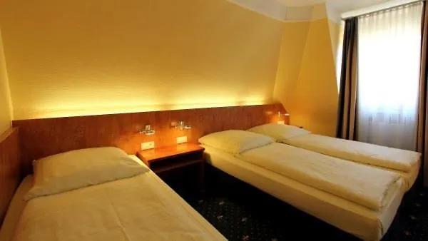 Astro - Nichtraucherhotel Otel