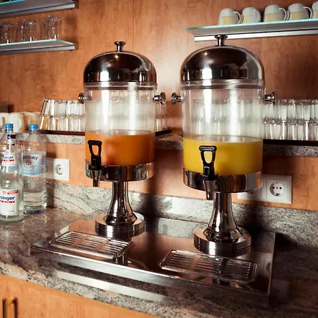 아스트로 - 니흐트라우허호텔 4* 슈투트가르트