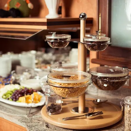 Astro - Nichtraucherhotel מלון