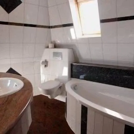 Astro - Nichtraucherhotel מלון 4*