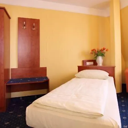 아스트로 - 니흐트라우허호텔 호텔