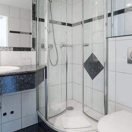 아스트로 - 니흐트라우허호텔 4* 슈투트가르트