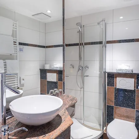 Astro - Nichtraucherhotel 4*