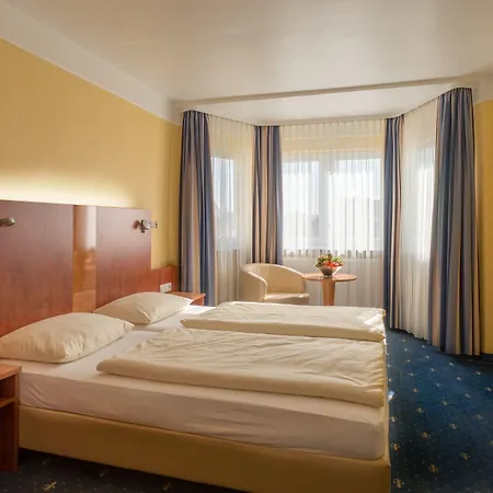 מלון Astro - Nichtraucherhotel 4*