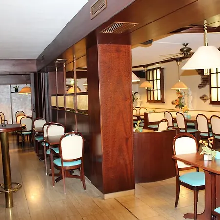 호텔 아스트로 - 니흐트라우허호텔 4*