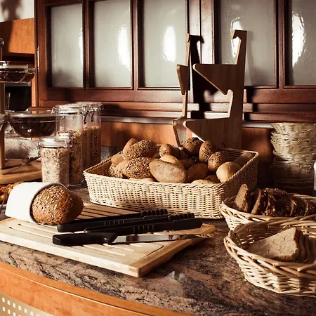 아스트로 - 니흐트라우허호텔 호텔