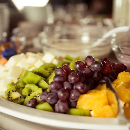 아스트로 - 니흐트라우허호텔 4*