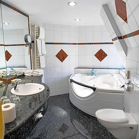 Astro - Nichtraucherhotel 4*