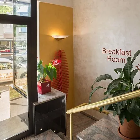 阿斯特洛公寓式酒店 - 尼克特劳忽尔酒店 酒店 4*