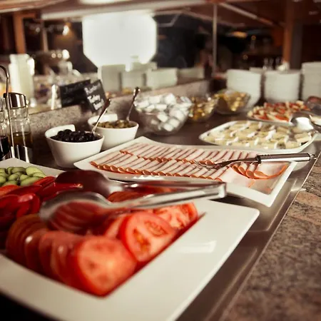 Astro - Nichtraucherhotel Отель 4*